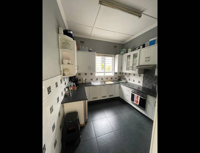 6 BEDROOM HOUSE TO LET IN GLENWOOD